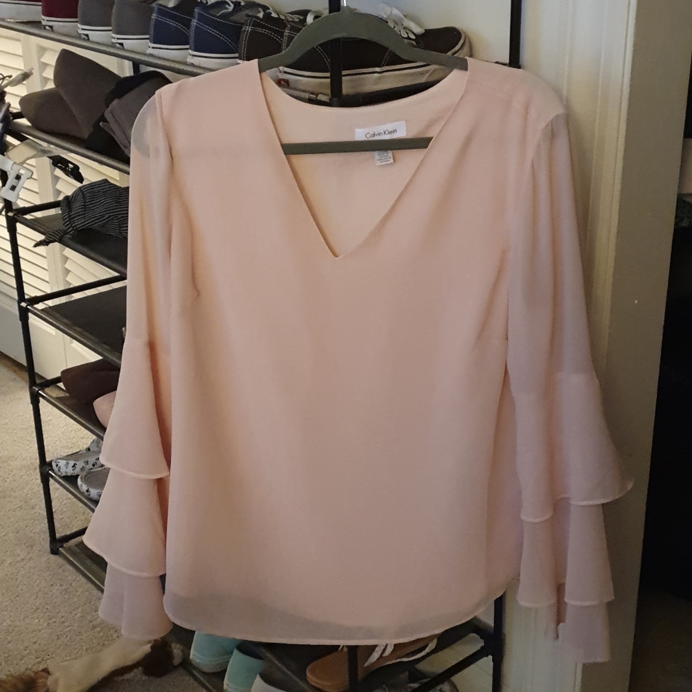 Calvin Klein Light Pink Shirt with Flowey Sleeves